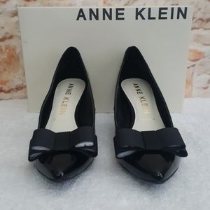 anne klein fia bow pumps